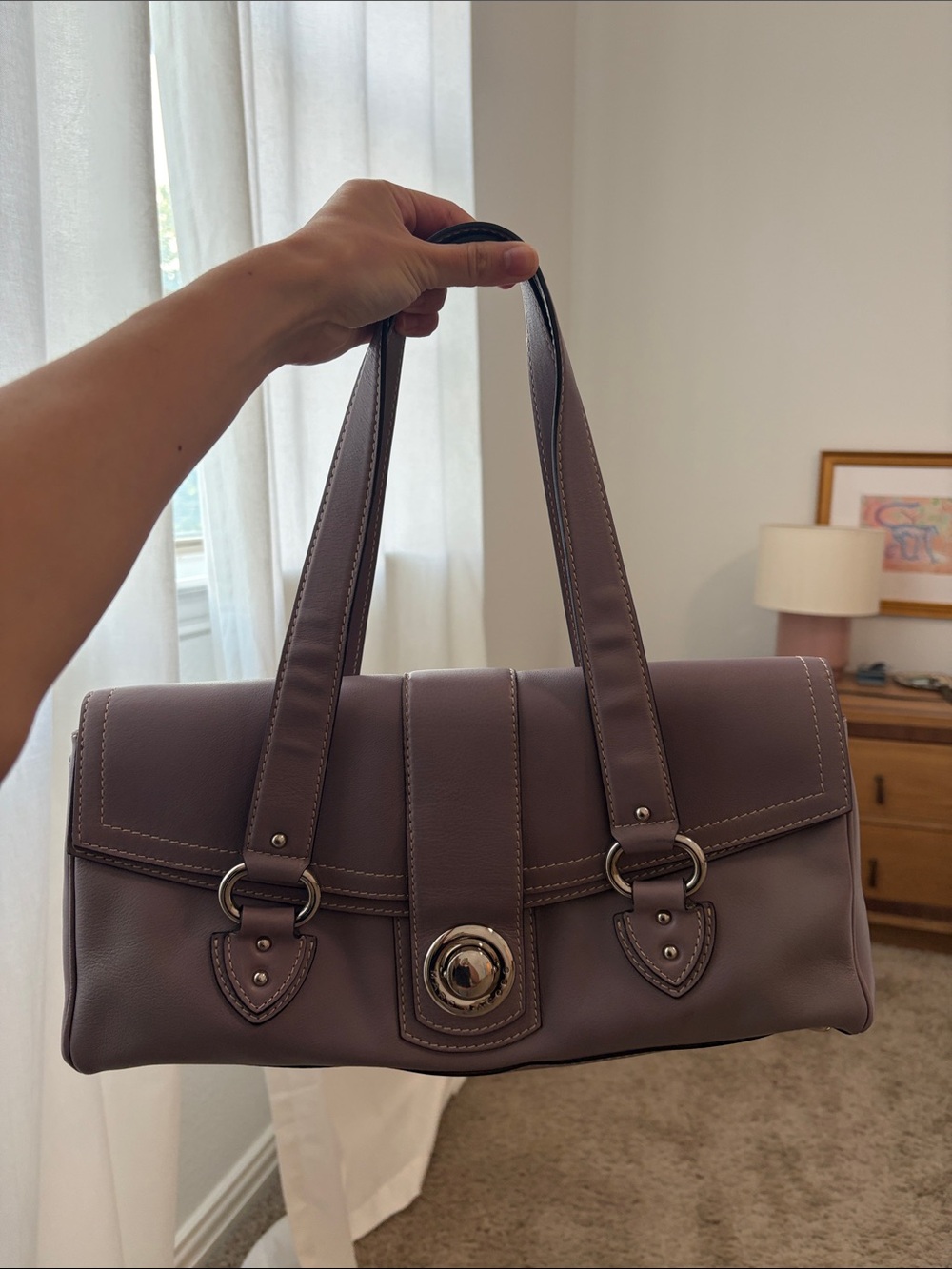 Vintage push lock Marc Jacob’s shoulder bag